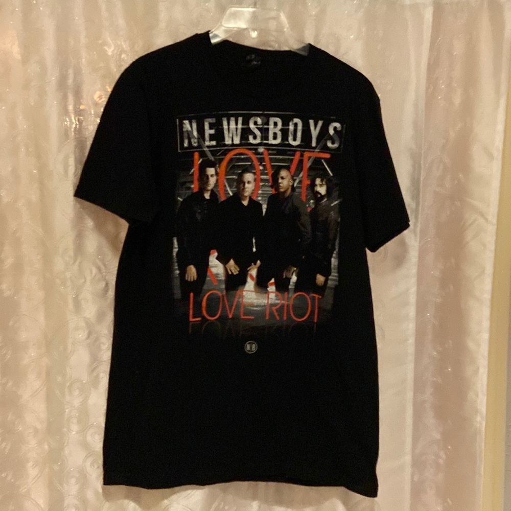 Newsboys 2016 Love Riot World Tour Concert T-Shirt Adult Size Medium 🔥